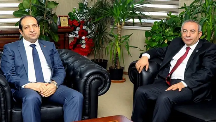 Bakan Yardımcısı Çiftciden Rektör Battal'a ziyaret