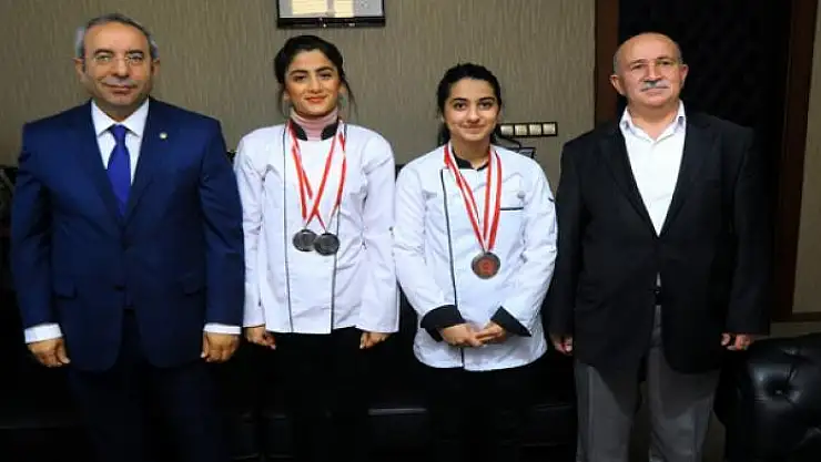 Üniversite öğrencilerinden büyük başarı