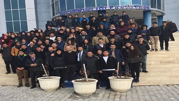 Uğur Temel Lisesi öğrencilerinden YYÜ'ne ziyaret