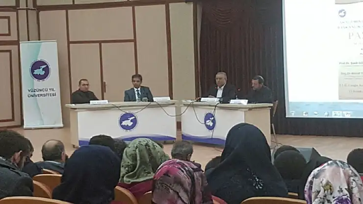 YYÜ'de Başkanlık Sistemi Tartışıldı