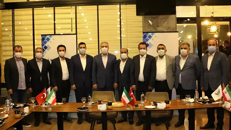 İRANLI BAKAN MOUNESAN: İRAN KAPISI YENİDEN AÇILMALI