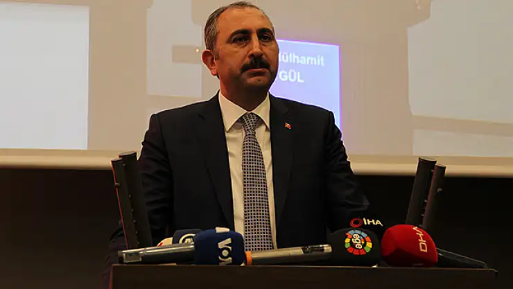 BAKAN GÜL'DEN HUKUK FAKÜLTELERİ AÇIKLAMASI!