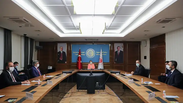 VAN HEYETİ BAKAN PEKCAN'DAN KAPIKÖY'ÜN AÇILMASINI İSTEDİ 