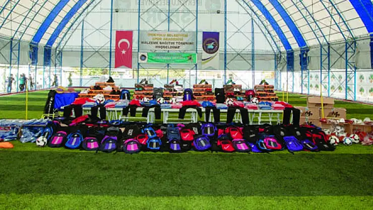 İpekyolu Belediyesi'nden öğrencilere spor malzemesi desteği