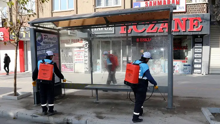 Van Büyükşehir, yasakta ilaçlama çalışması yaptı