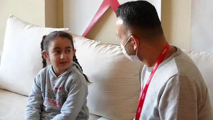 Vanlı amcan minik Bahar'a çare oldu