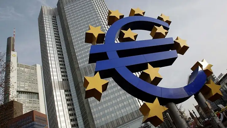 ECB satın alma programını 500 milyar Euro genişletti