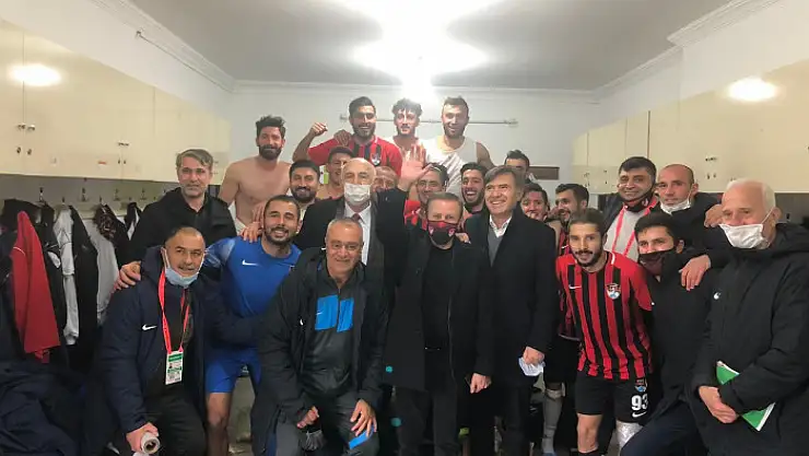 AK Parti'li Kartal'dan Vanspor'a destek