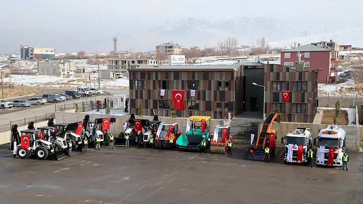 Büyükşehir Belediyesi filosuna 12 iş makinesi daha