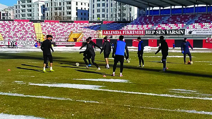 VANSPOR LİDERİ AĞIRLIYOR