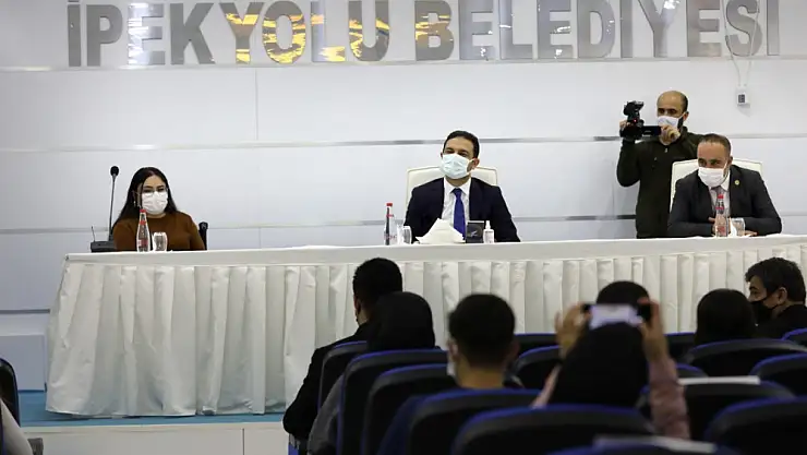 Başkan Vekili Aslan, gençlik buluşmalarına devam ediyor