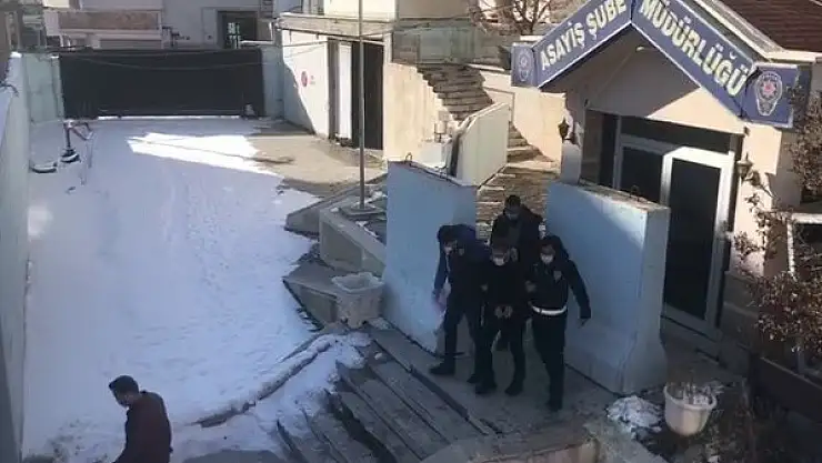 3 yıldır 6  dosyadan aranan, 27 yıl  hapis cezası bulunan  firari yakalandı 