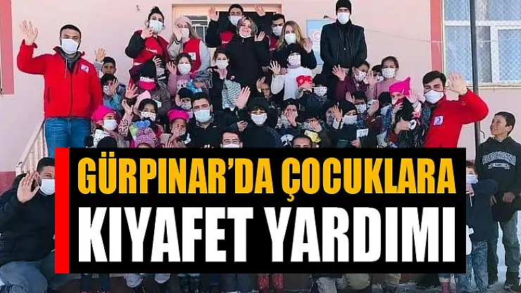 Gürpınar'da çocuklara kıyafet yardımı