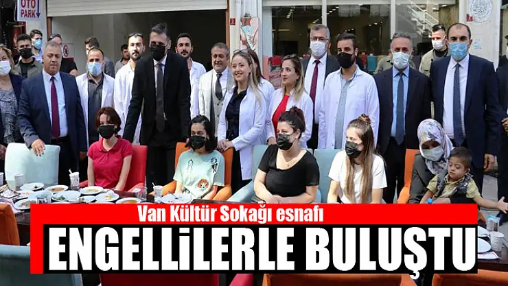 Van Kültür Sokağı esnafı engellilerle buluştu