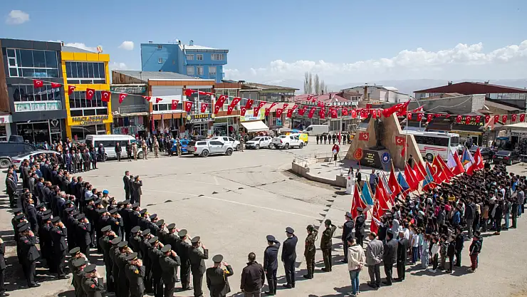22 Nisan Başkale'nin düşman işgalinden kurtuluşu kutlandı