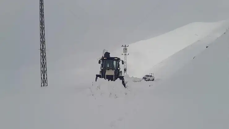 37 köy yolu ulaşıma kapandı