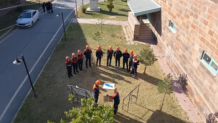 40 Arama kurtarma teknikeri Van'da eğitim alıyor