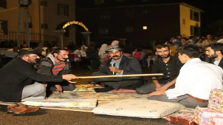 VAN'DA İSLAMİ DÜĞÜNLERDE  TİYATRO