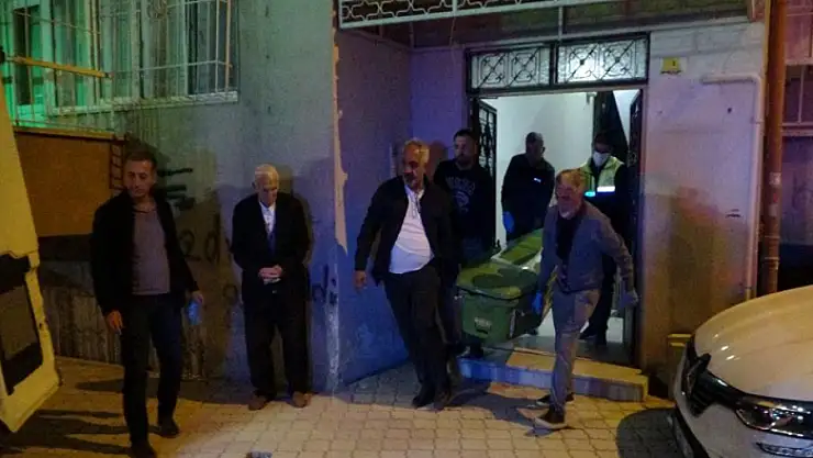 83 yaşındaki adam evinde ölü bulundu