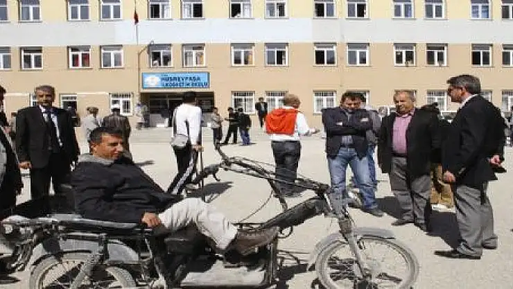 ENGELLİLERE SINAV HİZMETİ