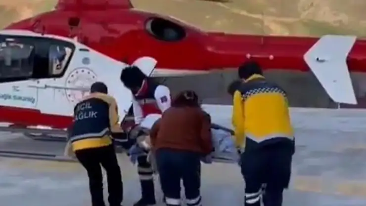 Van'da ambulans helikopter 'solunum sıkıntısı' olan hasta için havalandı