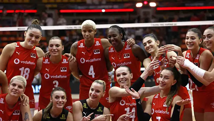 A Milli Kadın Voleybol Takımı, Dünya Şampiyonası'nda yarı final için sahada