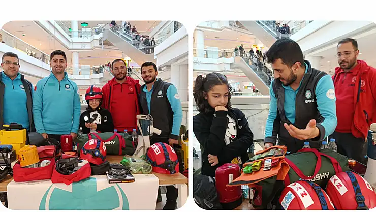 Acil Sağlık Haftası standında minik misafir ilgi odağı oldu