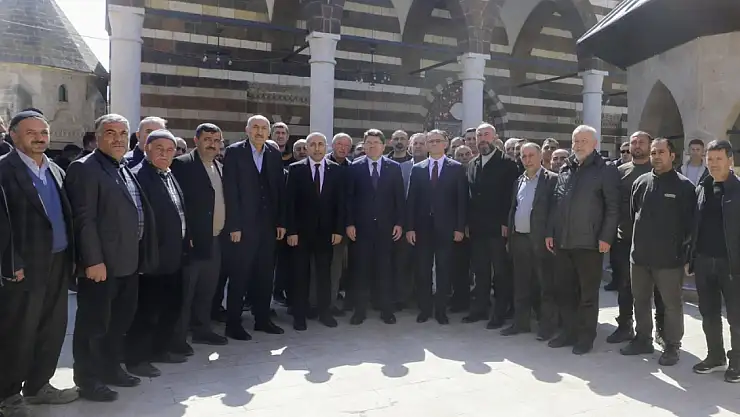 Adalet Bakanı Yılmaz Tunç Van'da ziyaretlerde bulundu