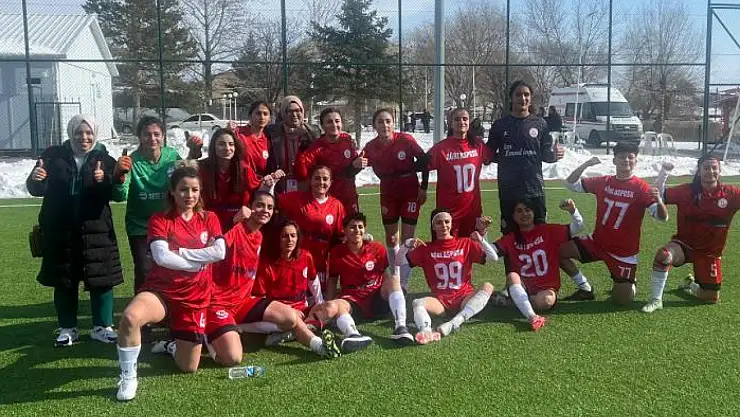 Ağrı ASP Kadın Futbol Takımı, Erzincan'da 8 golle güldü