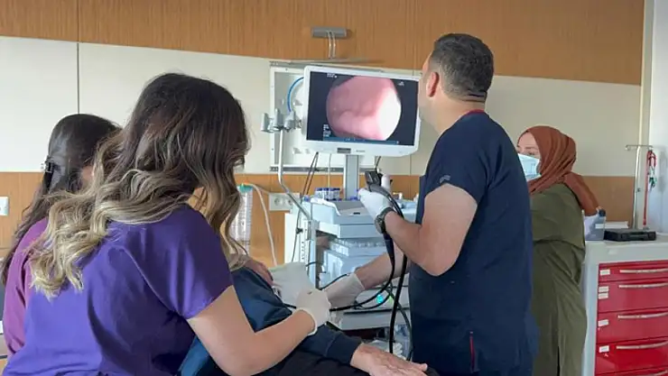 Ağrı'da genç kadının midesinden endoskopiyle iki kalem çıkarıldı