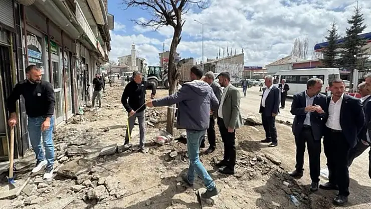 Ağrı-Van caddesinde çalışma