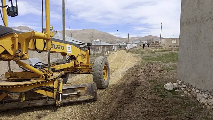 Ağzıkara Mahallesi'nde yol çalışmaları sürüyor