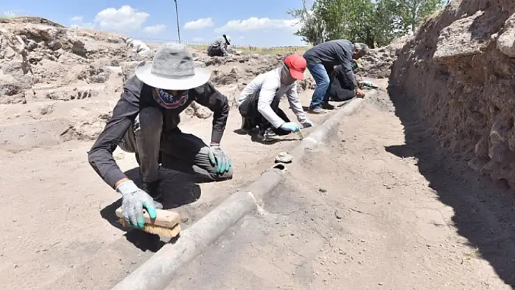 Ahlat Selçuklu Kalesi'nde başlatılan kazılar tarihe ışık tutacak