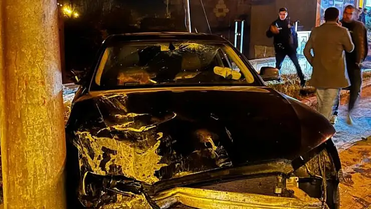 Ahlat'ta iki araç çarpıştı: 5 kişi yaralandı