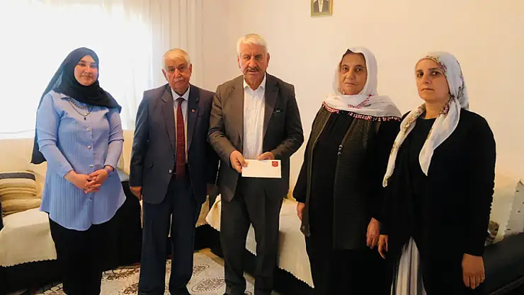 AK Parti'den şehit ailesine ziyaret