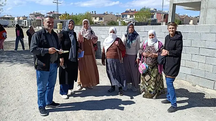 AK Parti'li kadınlardan üye çalışması