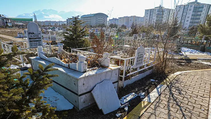 Akköprü Mezarlığına saldırı