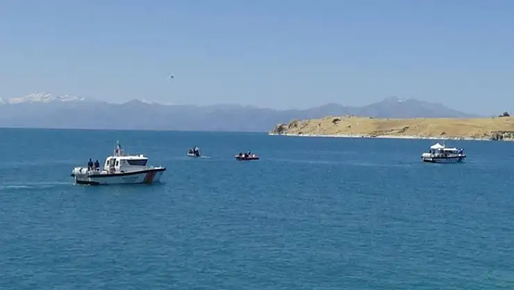 Akkuş'tan Van Gölü'nün akıntılarına karşı uyarı
