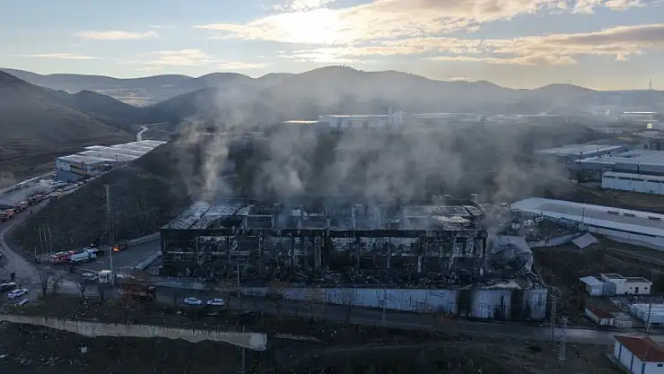 Alev alev yanan kimya fabrikasının son hali böyle görüntülendi