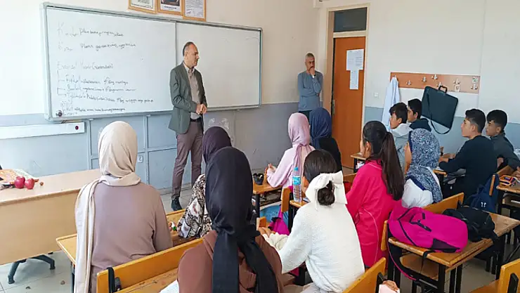 Alhan, Destekleme ve Yetiştirme kurslarını ziyaret etti