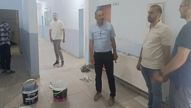 Alhan'ın okul ziyaretleri sürüyor