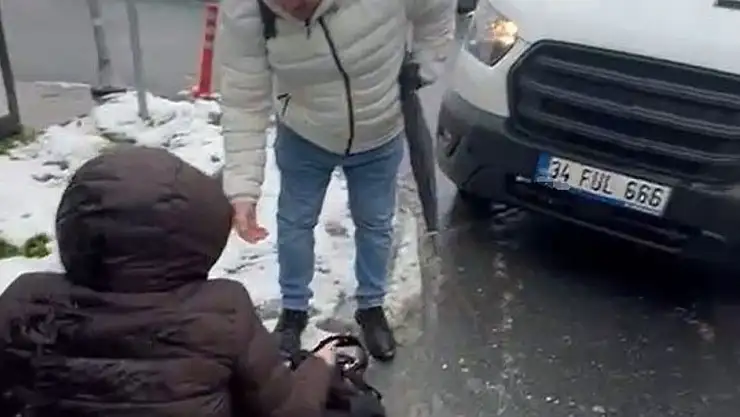 Alkollü olduğu iddia edilen sürücü önce kadına çarptı, sonra olay yerinden kaçmak istedi