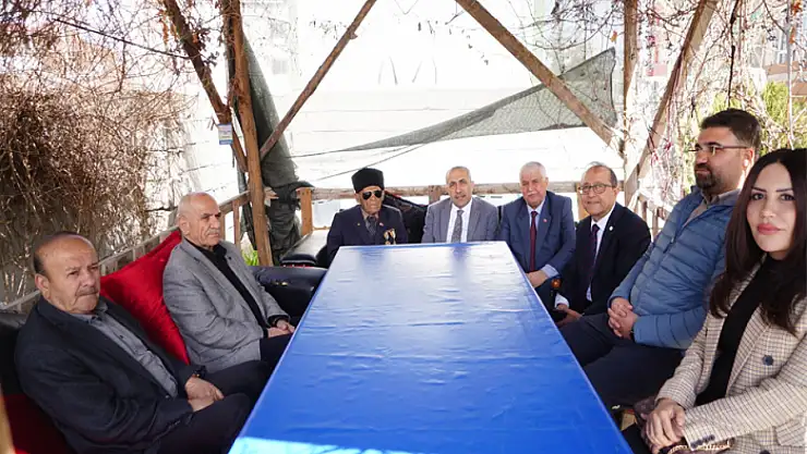 Arvas'tan Kore Gazisi Tefik Gezgen'e ziyaret