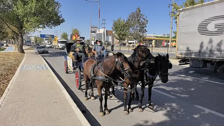 At arabasıyla 4 bin 800 kilometre yol katedecekler