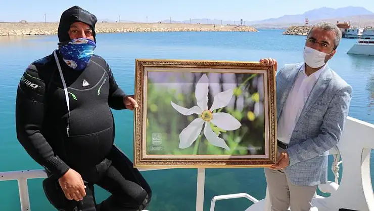 Van Gölü'nün sırları Edremit Belediyesi ile aralandı