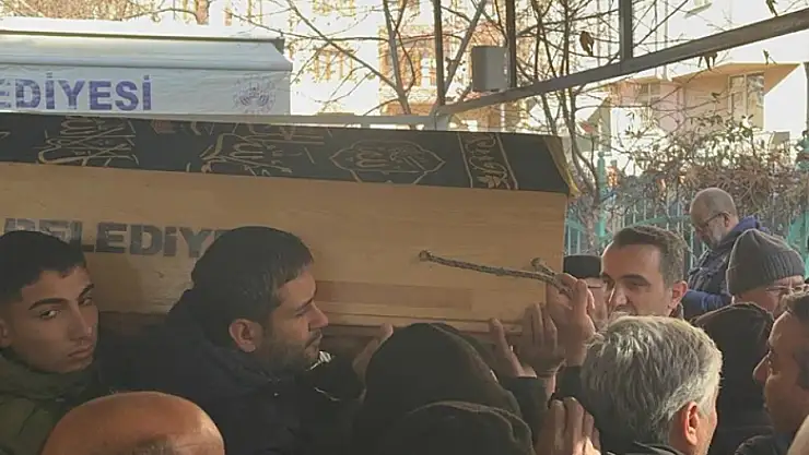 Aynı gün aynı hastalıktan babası ve kayınvalidesini kaybetti