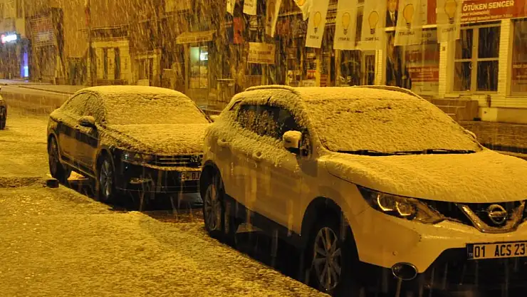 Bahar hazırlığı yapılırken yoğun kar yağışı başladı