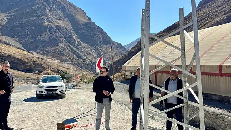 Bahçesaray ilçe girişi modern aydınlatmayla yenileniyor