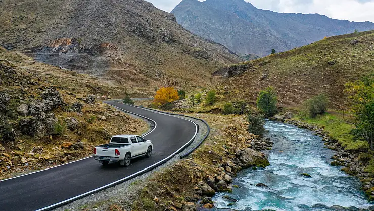 Bahçesaray Subaşı yolu asfaltlandı