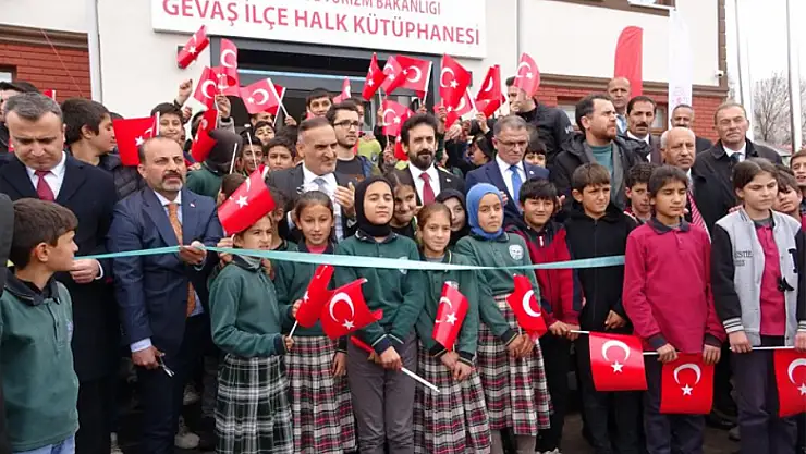Bakan Yardımcısı Mumcu, Van'da Kütüphane açılışına katıldı 